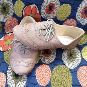 Restricted brown wing tip Oxford brogues